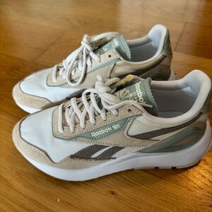 Reebok Classic Sneakers